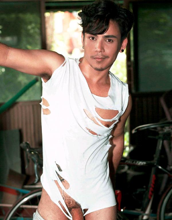 MAN-OMG-7---JOEY-RAINING-BOY